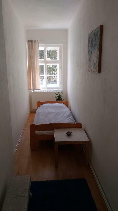 Skromny Apartman V Centru Chebu מראה חיצוני תמונה